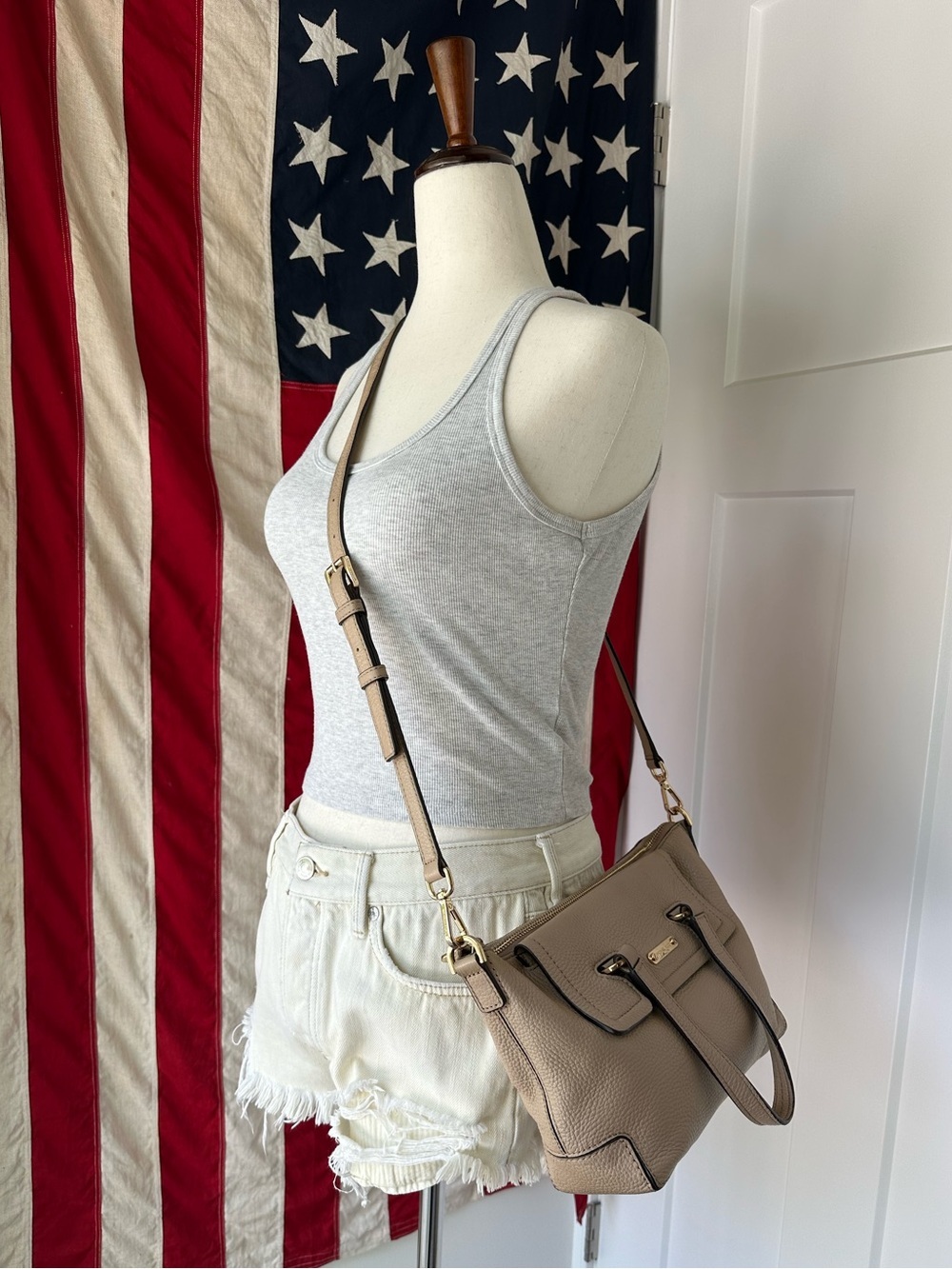 Michael Kors Bag Leather Mackenzie Beige Satchel Crossbody Shoulder Purse MK - Picture 5 of 10